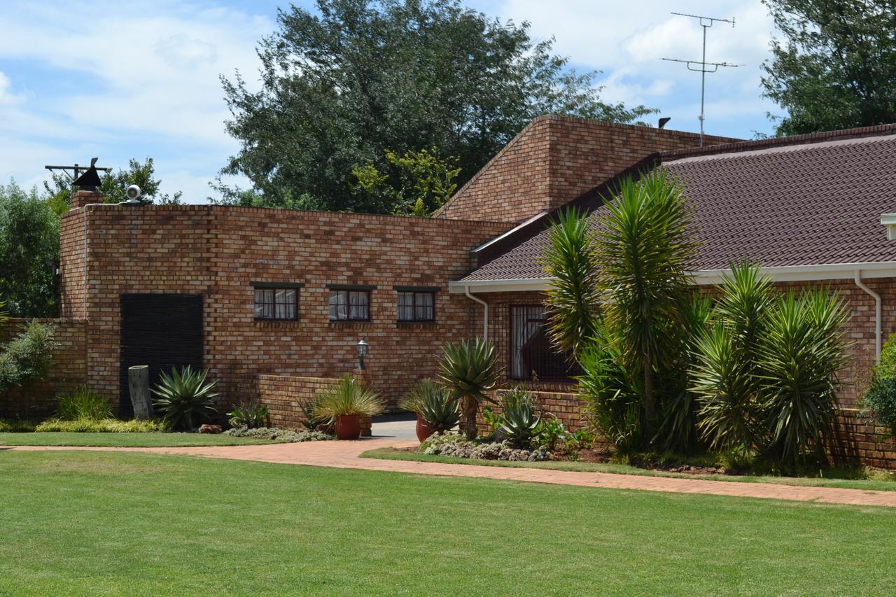 The Lazy Grape Guest Lodge & Spa Benoni Luaran gambar